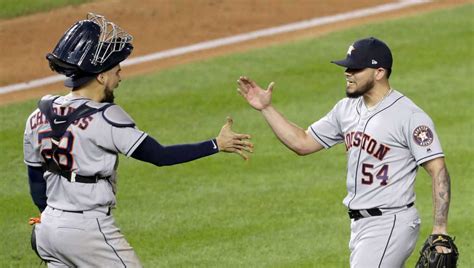 World Series Game 3: Astros pull through in Game 3, win 4-1