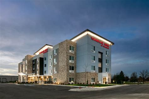 TOWNEPLACE SUITES OCONOMOWOC - Updated 2023 Prices & Hotel Reviews (WI)