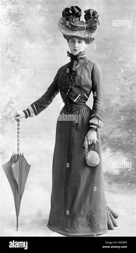 Women's fashion, 1900 Stock Photo - Alamy