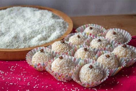 Brazilian Beijinho Recipe (Coconut Brigadeiro Truffles) | Recipe | Brazilian desserts ...