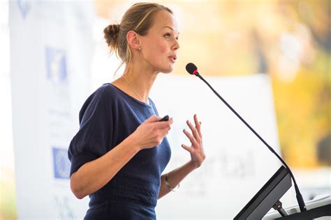 How to Deliver a Speech That Leaves an Impact on Your Audience - FinSMEs