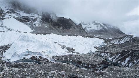 Rising Temperatures Ravage the Himalayas, Rapidly Shrinking Its Glaciers - The New York Times