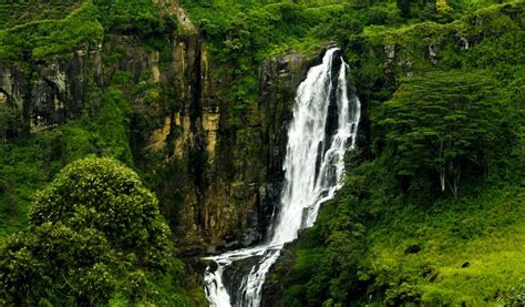 The Top Must-See Waterfalls in Sri Lanka - Sri Lanka Holidays Guide