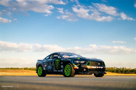 Vaughn Gittin Jr.'s 900hp 2016 Ford RTR Mustang Drift Car Is All Sorts of Awesome | DrivingLine