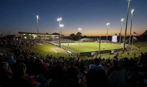 Alabama Softball Stadium : NCAA softball: Alabama not in awe at WCWS ...