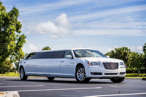 VIP Limo Service: Chrysler 300 Stretch Limo