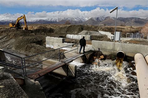 Eastern Sierra flooding threatens Los Angeles water lifeline - Los ...