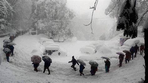 Manali, Kufri get season’s first snowfall