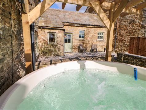 Low Shipley Cottage, Yorkshire Dales - Durham - England : Hot Tub Getaways, Hot Tub Cottages ...