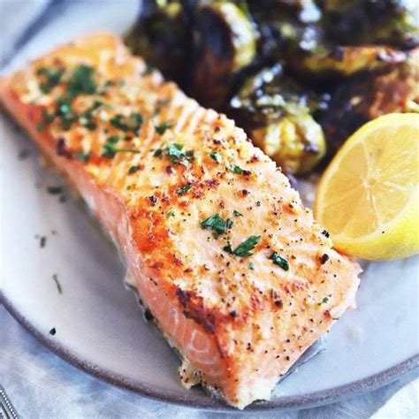 Easy Baked Lemon Garlic Salmon | Cake 'n Knife