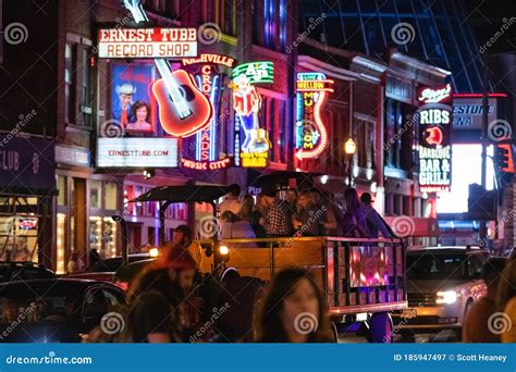 Nashville, Tennessee - March 23, 2019 : Nightlife on Broadway As a ...