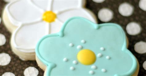 i heart baking!: flower sugar cookies with royal icing