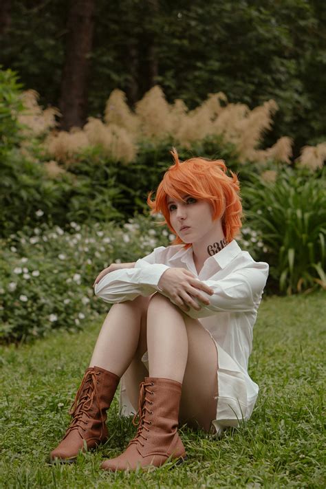 The Promised Neverland - Emma cosplay by JackieUniverse on DeviantArt