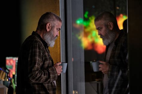 The Midnight Sky Trailer: George Clooney Tries to Save Humanity