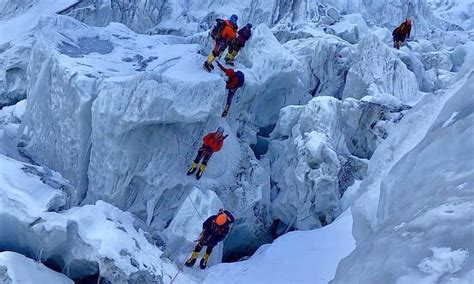 Everest Rainbow Valley | The Colorful Graveyard On Everest | My Everest Trip