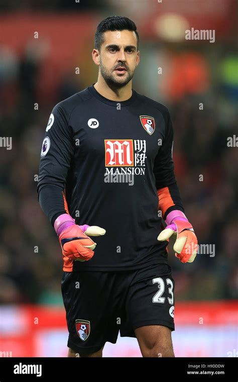 Bournemouth goalkeeper Adam Federici Stock Photo - Alamy