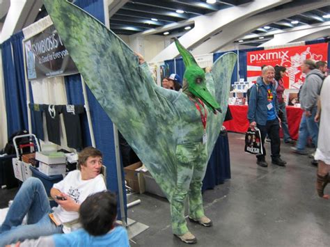 Pterodactyl costume at WonderCon 2011 | Pterodactyl costume, Dino costume, Family halloween party