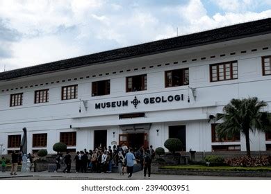 672 Museum Geologie Bandung Images, Stock Photos, 3D objects, & Vectors ...