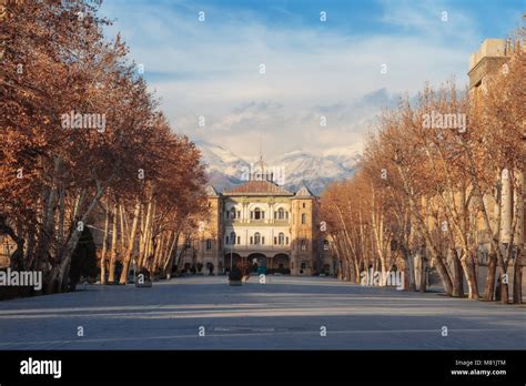 Tehran iran mountains hi-res stock photography and images - Alamy