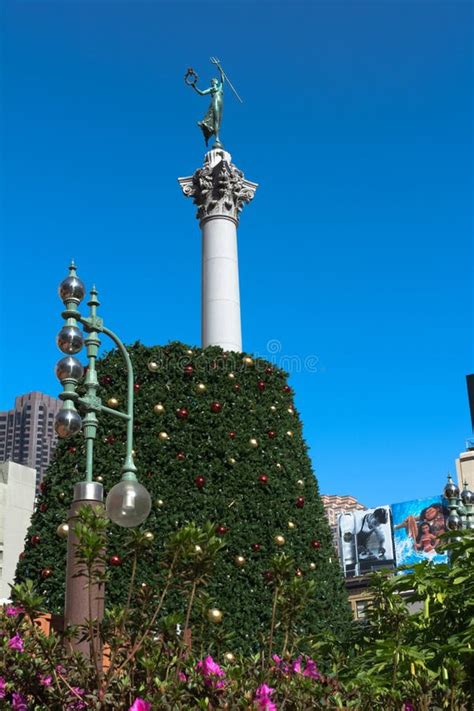 Christmas Tree in the Making at Union Square, San Francisco Editorial Stock Photo - Image of ...