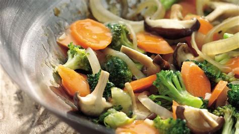 Stir-Fry Broccoli and Carrots Recipe - Tablespoon.com