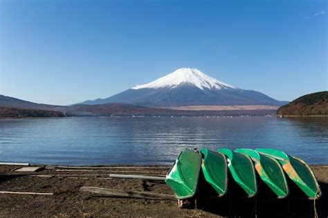 Premium Photo | Fuji mountain and lake