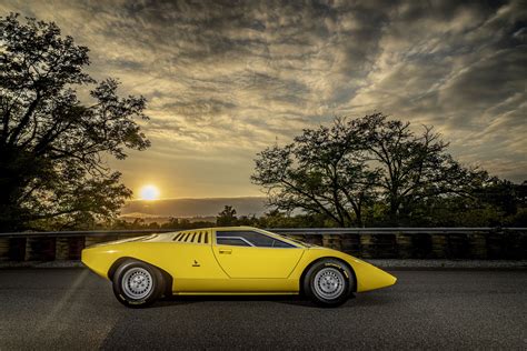 One-Off Lamborghini Countach LP 500 Makes Track Debut in the Presence ...