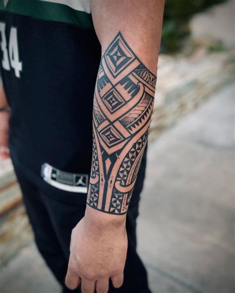 TRIBAL TATTOOS: history, meanings and popular designs of this body patterns