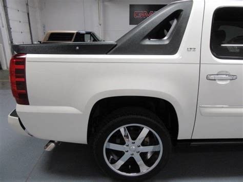 Chevy Avalanche LTZ White 4x4 Power Running Boards Sunroof Leather Tonneau Cover