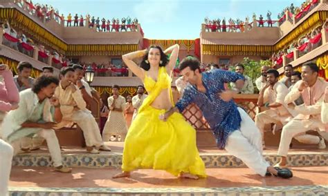 The Groovy Number 'Show Me The Thumka' From Ranbir And Shraddha Kapoor ...