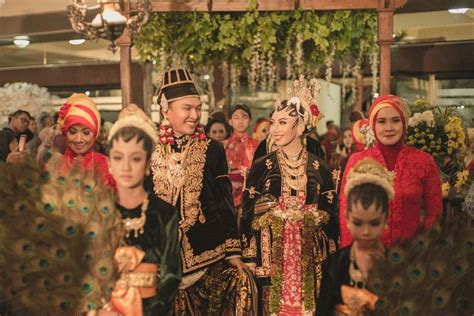 Perbedaan Busana Pengantin Jogja Dan Solo : Simak Yuk, Perbedaan ...