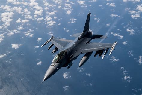 UKraine : 61 avions de combat américains F-16 livrés par les Pays-Bas et le Danemark...Pour ...