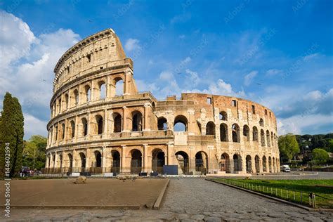 Fotobehang Rome - Colosseum in Rome, Italy - Nikkel Art