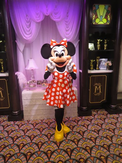 New Minnie Mouse Meet & Greet at Disney's Hollywood Studios Exudes Old ...