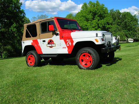 Jeep Wrangler Jurassic Park Tribute Is Here to Take You to Isla Nublar ...