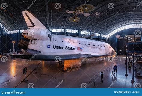 Space Shuttle Discovery at the Virginia Air and Space Museum Usa Editorial Image - Image of ...