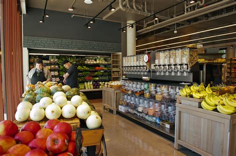 Groceries and more: District Market opens in Alder Hall | UW News