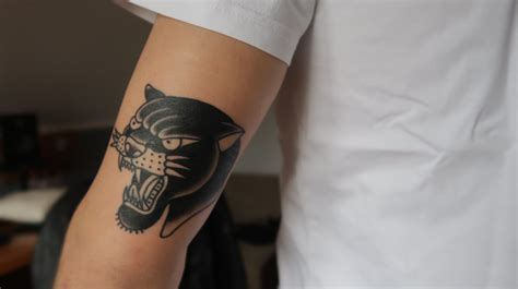 american traditional tatto black panther | Panther tattoo, Traditional panther tattoo, Jaguar tattoo