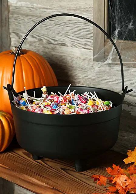 32 Witch Cauldron Halloween Decor Ideas - DigsDigs