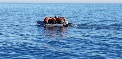 France rescues 22 migrants in English Channel amid surge in crossings ...