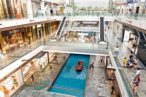 Singapore Shopping Malls Survival Guide - Miss Travel Clogs