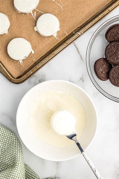 White Chocolate Covered Oreos - Build Your Bite