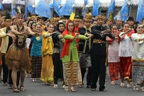 Jawaban Kenapa Ada Keragaman Suku Bangsa dan Budaya Di Indonesia ...