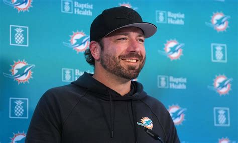 Dolphins’ Frank Smith rated as the top OC in the league by NFLPA survey