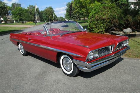 1961 PONTIAC BONNEVILLE CONVERTIBLE - Front 3/4 - 180239