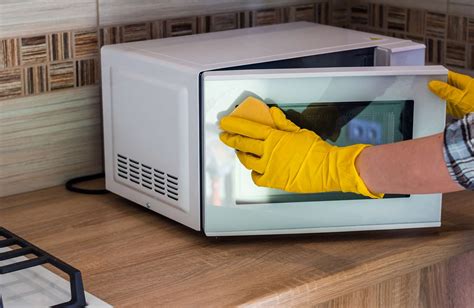 How to Clean a Microwave | Better Homes & Gardens