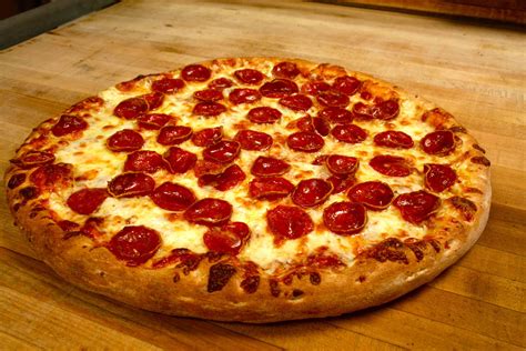 Download Food Pizza 4k Ultra HD Wallpaper