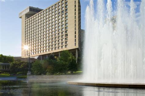 The Westin Kansas City at Crown Center - Best Hotels in Kansas City