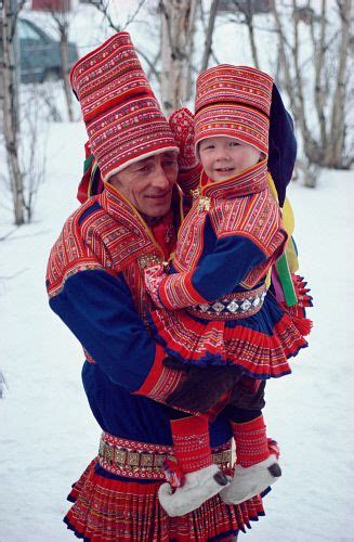 97 best images about Sami traditional clothing on Pinterest | Reindeer, Norway sweden finland ...