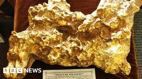 Welcome Stranger: World's largest gold nugget remembered - BBC News